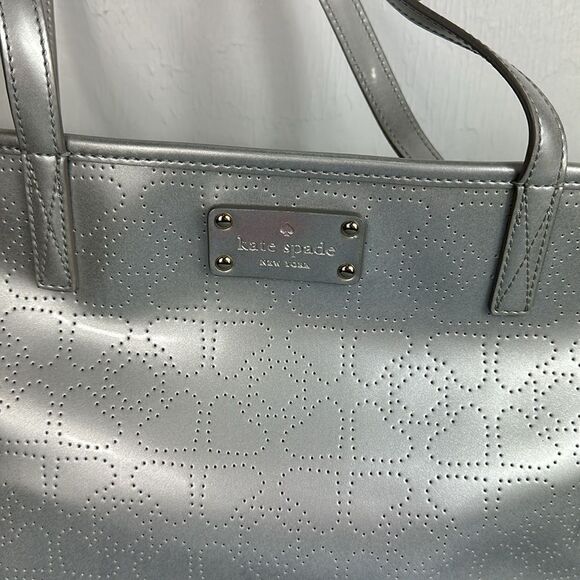 Kate Spade Small Harmony Metallic Tote Bag With Silver Hearts - Picture 2 of 13